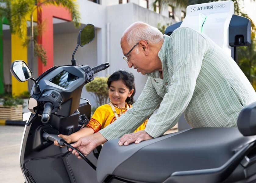 Ather-rizta-charging.jpg